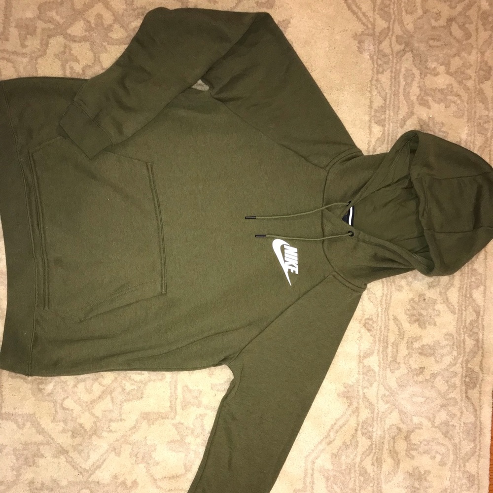 NEW/Never Worn Olive Green Nike Drawstring Hoodie